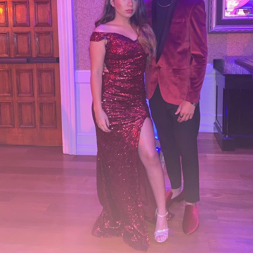 Prom dress ♥️ only worn for few hours